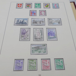 Collection timbres de France 1960-1977 neuf** en 2 albums Safe.