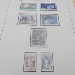 Collection timbres de France 1960-1977 neuf** en 2 albums Safe.