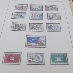 Collection timbres de France 1960-1977 neuf** en 2 albums Safe.