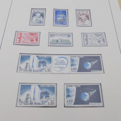 Collection timbres de France 1960-1977 neuf** en 2 albums Safe.