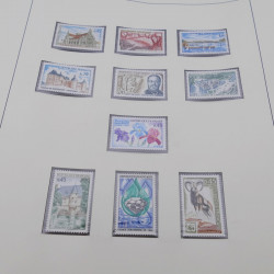 Collection timbres de France 1960-1977 neuf** en 2 albums Safe.