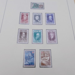 Collection timbres de France 1960-1977 neuf** en 2 albums Safe.