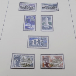 Collection timbres de France 1960-1977 neuf** en 2 albums Safe.