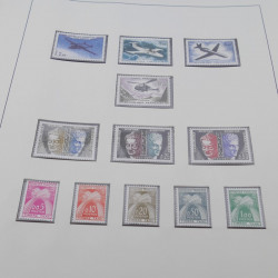 Collection timbres de France 1960-1977 neuf** en 2 albums Safe.