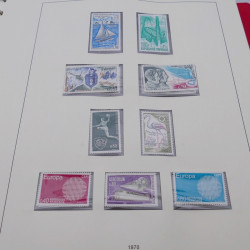 Collection timbres de France 1960-1977 neuf** en 2 albums Safe.