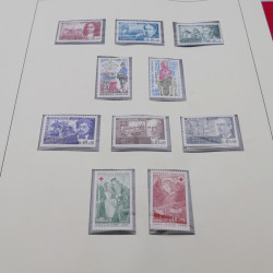 Collection timbres de France 1960-1977 neuf** en 2 albums Safe.