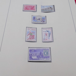 Collection timbres de France 1960-1977 neuf** en 2 albums Safe.