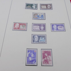 Collection timbres de France 1960-1977 neuf** en 2 albums Safe.