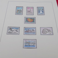 Collection timbres de France 1960-1977 neuf** en 2 albums Safe.