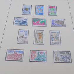 Collection timbres de France 1960-1977 neuf** en 2 albums Safe.