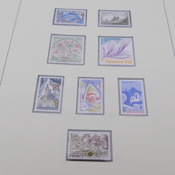 Collection timbres de France 1960-1977 neuf** en 2 albums Safe.