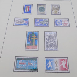 Collection timbres de France 1960-1977 neuf** en 2 albums Safe.