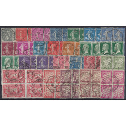 Lot de 26 timbres de France en bloc de 4 émis avant 1940.