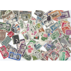 Monaco lot de 85 timbres neufs** émis avant 1960.