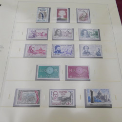 Collection timbres de France 1958-1969 neuf** complète en album Safe.