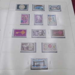 Collection timbres de France 1958-1969 neuf** complète en album Safe.