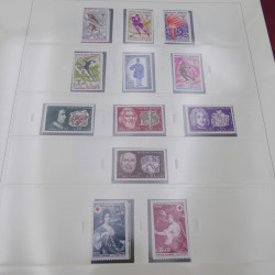 Collection timbres de France 1958-1969 neuf** complète en album Safe.