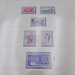 Collection timbres de France 1970-1977 neuf** complète en album Safe.