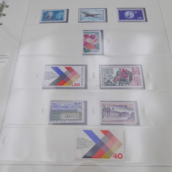 Collection timbres de France 1970-1977 neuf** complète en album Safe.