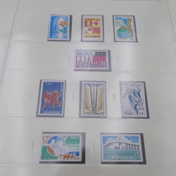 Collection timbres de France 1970-1977 neuf** complète en album Safe.