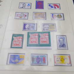 Collection timbres de France 1998-2001 neuf** complète en album Safe.