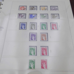 Collection timbres de France 1978-1984 neuf** complète en album Safe.