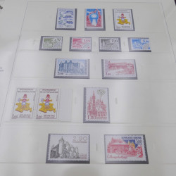 Collection timbres de France 1978-1984 neuf** complète en album Safe.