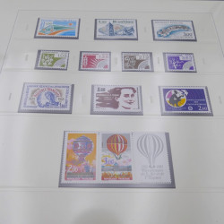 Collection timbres de France 1978-1984 neuf** complète en album Safe.