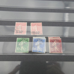 Vrac de timbres de France et monde en un carton.