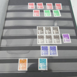 Vrac de timbres de France et monde en un carton.