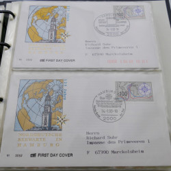 Vrac de timbres de France et monde en un carton.