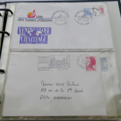 Vrac de timbres de France et monde en un carton.