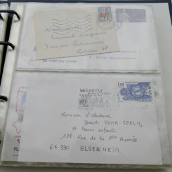 Vrac de timbres de France et monde en un carton.