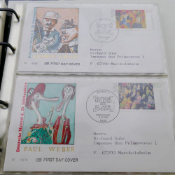 Vrac de timbres de France et monde en un carton.