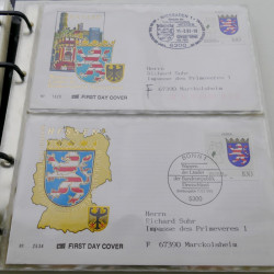 Vrac de timbres de France et monde en un carton.