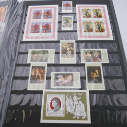 Collection timbres d'Allemagne de l'Est 1977-1989 neuf** en 2 albums.