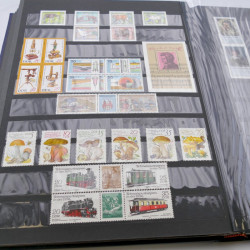 Collection timbres d'Allemagne de l'Est 1977-1989 neuf** en 2 albums.