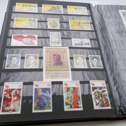 Collection timbres d'Allemagne de l'Est 1977-1989 neuf** en 2 albums.