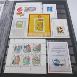 Collection timbres d'Allemagne de l'Est 1977-1989 neuf** en 2 albums.