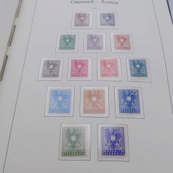 Collection timbres d'Autriche neuf** 1945-1973 en album Leuchtturm.