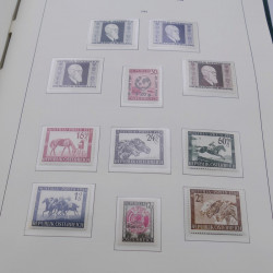 Collection timbres d'Autriche neuf** 1945-1973 en album Leuchtturm.