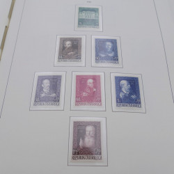 Collection timbres d'Autriche neuf** 1945-1973 en album Leuchtturm.