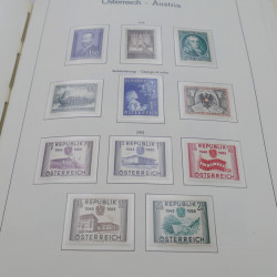 Collection timbres d'Autriche neuf** 1945-1973 en album Leuchtturm.