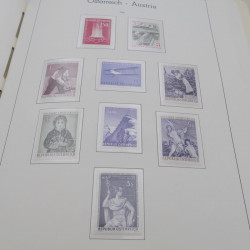 Collection timbres d'Autriche neuf** 1945-1973 en album Leuchtturm.