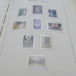 Collection timbres d'Autriche neuf** 1945-1973 en album Leuchtturm.