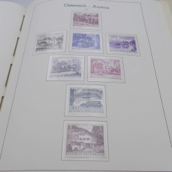 Collection timbres d'Autriche neuf** 1945-1973 en album Leuchtturm.