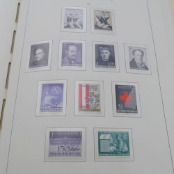 Collection timbres d'Autriche neuf** 1945-1973 en album Leuchtturm.