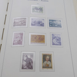 Collection timbres d'Autriche neuf** 1945-1973 en album Leuchtturm.