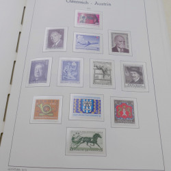 Collection timbres d'Autriche neuf** 1945-1973 en album Leuchtturm.