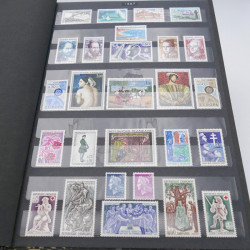 Collection timbres de France 1967-1983 neuf** en un album.